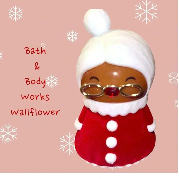 🆕 Bath & Body Works Mrs. Santa Clause Wallflower and White Fiji Sands Refill - Picture 2 of 7